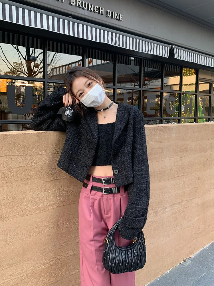 Faionable ort Woolen Suit Jaet 2023 Korean Sle Ele Little Fraance Wind Texture Design Women's Top Buttoned Long...
Faionable ort Woolen Suit Jaet 2023 Korean Sle Ele Little Fraance Wind Texture Design Women's Top Buttoned Long...