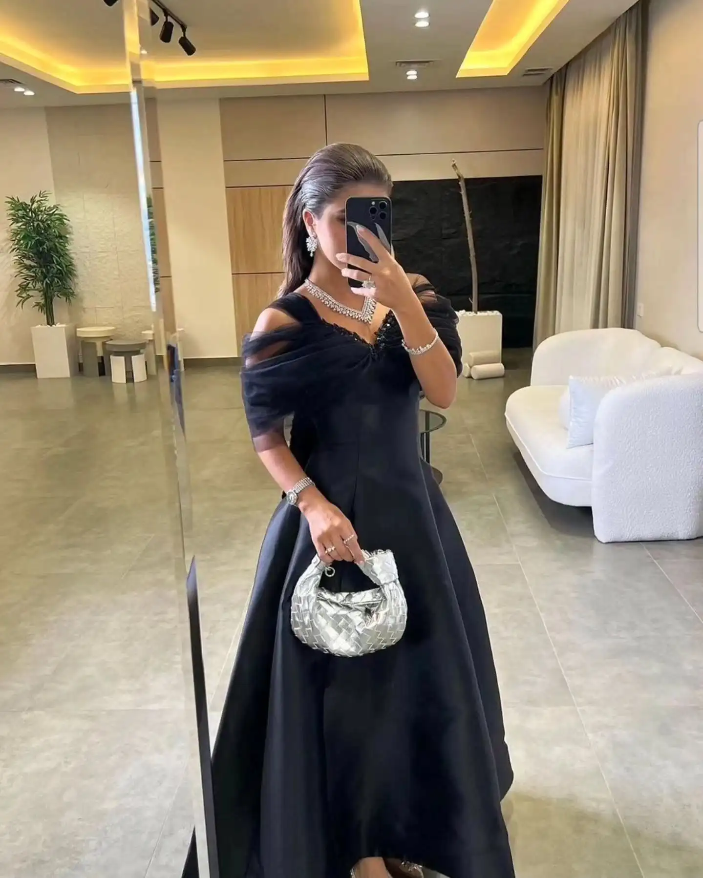 Customized Elegant Graceful Black Satin Homecoming Dress Classic Off the Shoulder Sleeveless Celebrity Gowns Temperament
Customized Elegant Graceful Black Satin Homecoming Dress Classic Off the Shoulder Sleeveless Celebrity Gowns Temperament