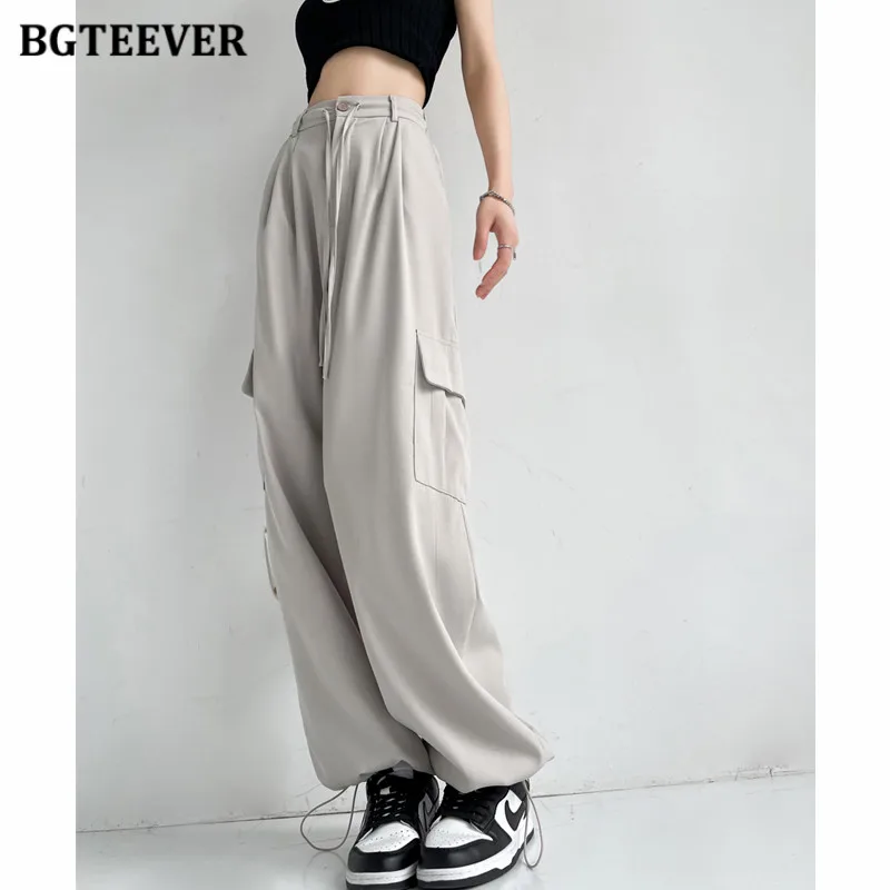 BGTEEVER Summer High Waist Pockets Female Cargo Pants Y2K Drawstring Ladies Harem Pants Fashion Loose Women Trousers
BGTEEVER Summer High Waist Pockets Female Cargo Pants Y2K Drawstring Ladies Harem Pants Fashion Loose Women Trousers