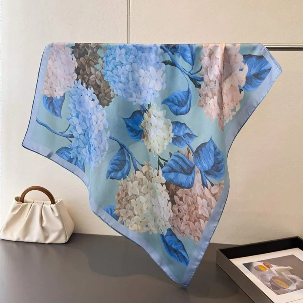 65*65cm Fashion Luxury Women Silk Scarf Flowers Print Square Hair Scarf Breathable All-Match Handkerchief Scarf
65*65cm Fashion Luxury Women Silk Scarf Flowers Print Square Hair Scarf Breathable All-Match Handkerchief Scarf