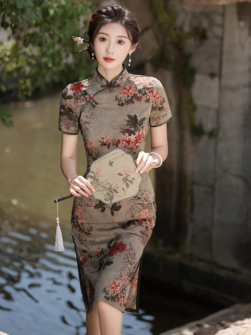Summer New Women Improved Cheongsam Vintage Short Sleeve Dress Chinese Style Floral Elegant Dresses Plus Size Qipao S2481
Summer New Women Improved Cheongsam Vintage Short Sleeve Dress Chinese Style Floral Elegant Dresses Plus Size Qipao S2481