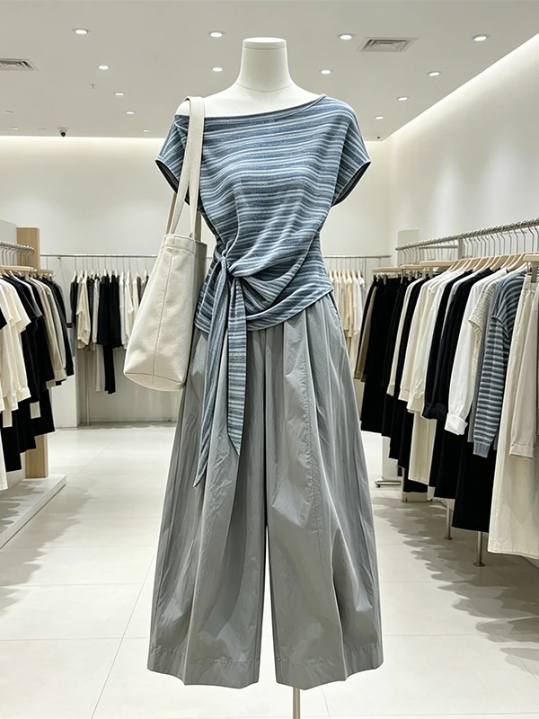 plus Size Women's Summer New Pure Desire Striped Waist-Cinching T-shirt Wide Leg Pants Set High Waist Long Pants Commute Style
plus Size Women's Summer New Pure Desire Striped Waist-Cinching T-shirt Wide Leg Pants Set High Waist Long Pants Commute Style