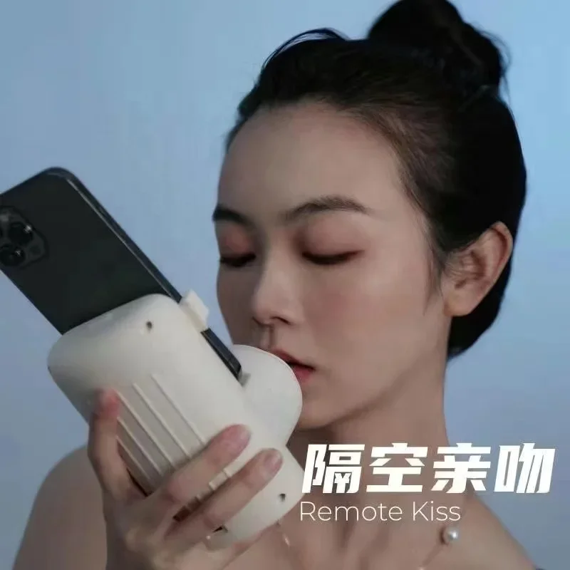 Long-distance love kissing artifact remote kissing Women's Day Valentine's Day surprise gifts for male and female friends
Long-distance love kissing artifact remote kissing Women's Day Valentine's Day surprise gifts for male and female friends