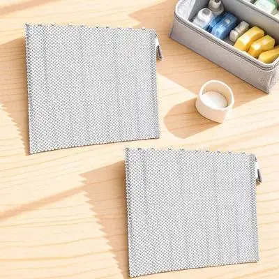 2Pcs Iron Fireplace Curtains Black Enamel Coated Mesh Fireplace Screen Curtain for Carpet Floor Protection Hearth
2Pcs Iron Fireplace Curtains Black Enamel Coated Mesh Fireplace Screen Curtain for Carpet Floor Protection Hearth