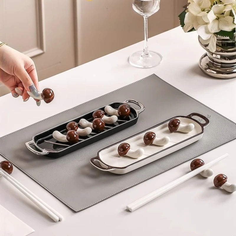 Mushroom Chopstick Holder Home High-end Creative Ceramic Chopstick Pillow High Appearance Level Tableware Stand Kitchen Gadgets
Mushroom Chopstick Holder Home High-end Creative Ceramic Chopstick Pillow High Appearance Level Tableware Stand Kitchen Gadgets
