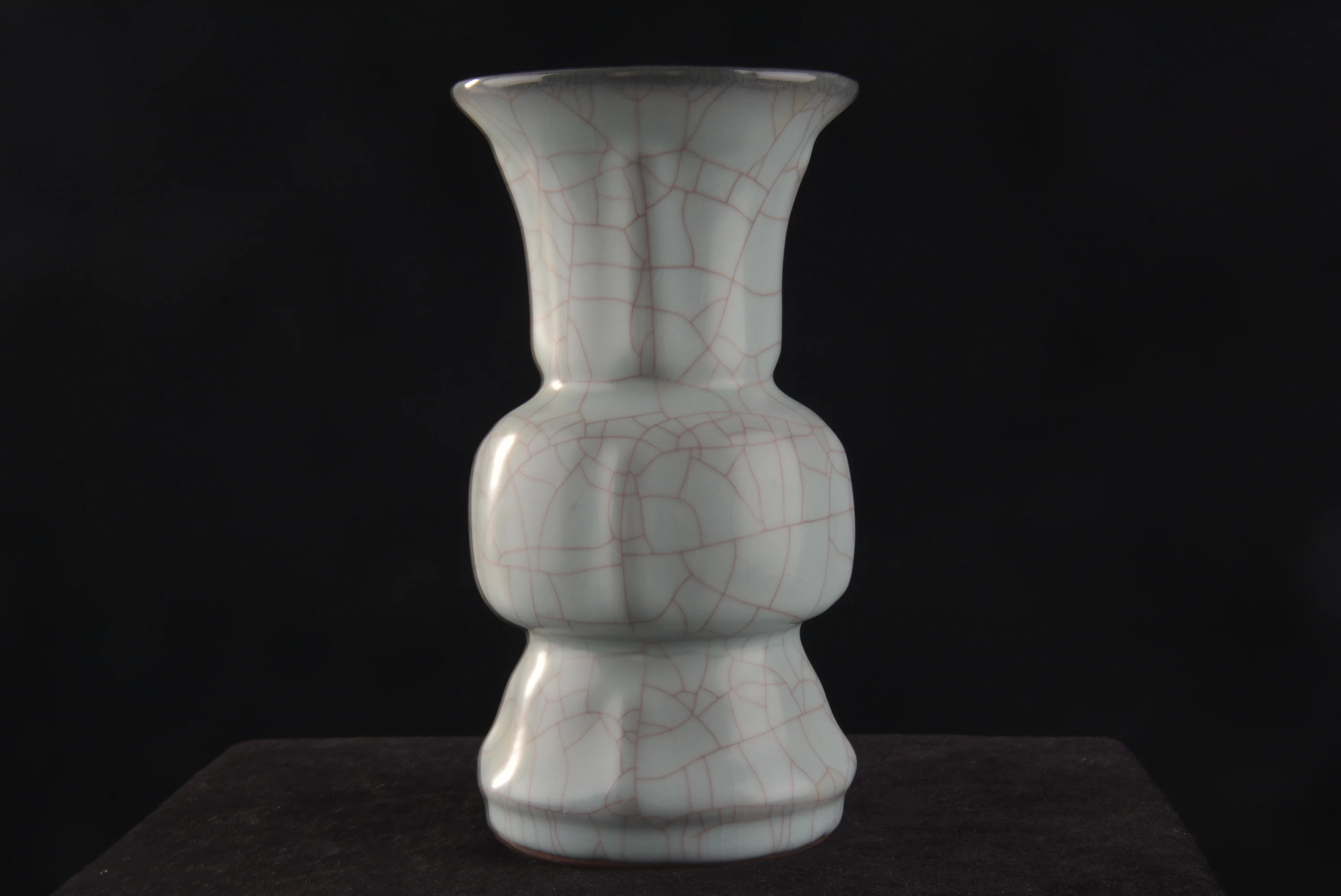 Antique SongDynasty porcelain vase,Official kiln vase porcelain bottle,Hand-painted crafts,Collection&Adornment
Antique SongDynasty porcelain vase,Official kiln vase porcelain bottle,Hand-painted crafts,Collection&Adornment