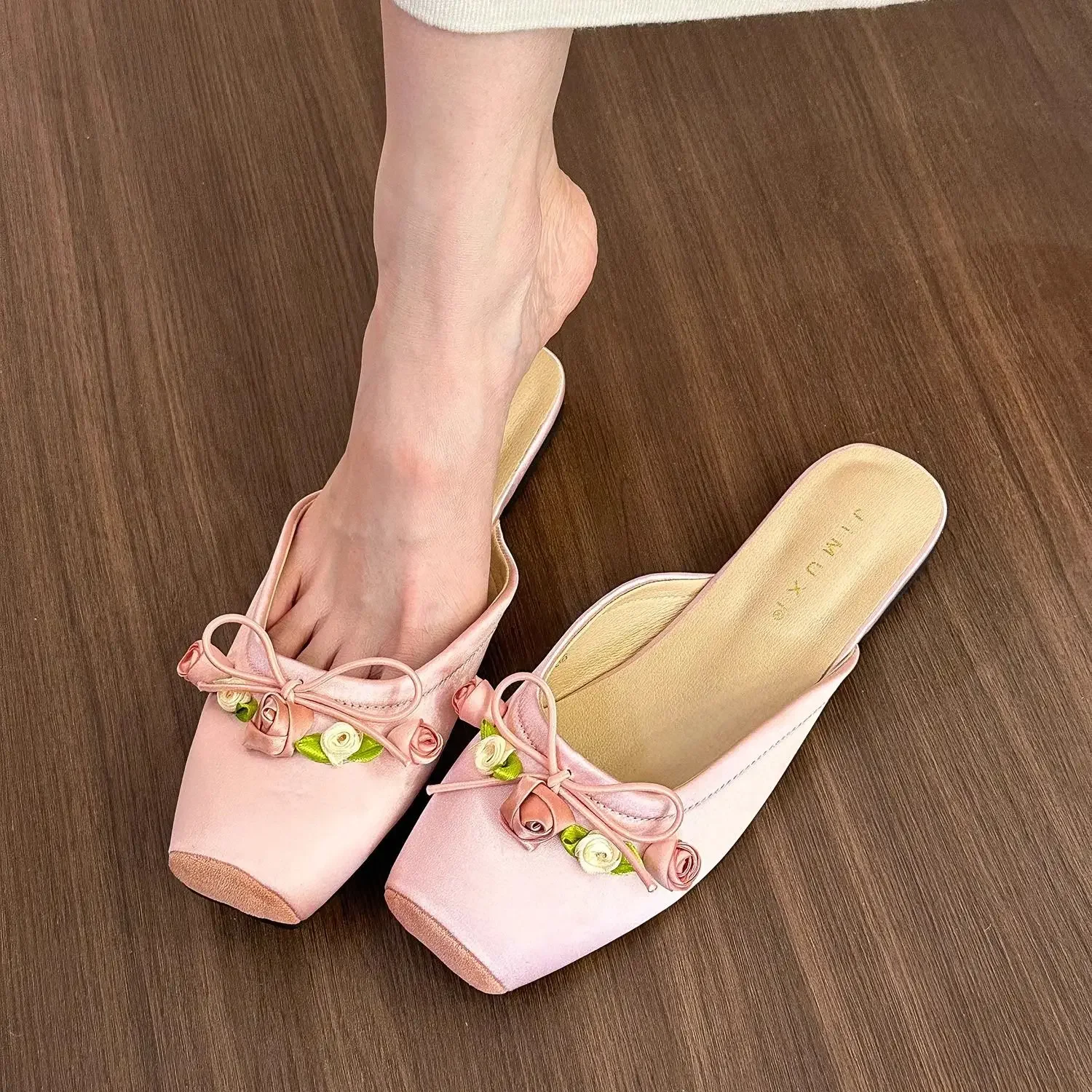 Flat Round Toe Shoes Women's Slippers and Ladies Sandals Slides Job Korea Style 2025 Luxury Clappers New Collection H Sandal Vip
Flat Round Toe Shoes Women's Slippers and Ladies Sandals Slides Job Korea Style 2025 Luxury Clappers New Collection H Sandal Vip