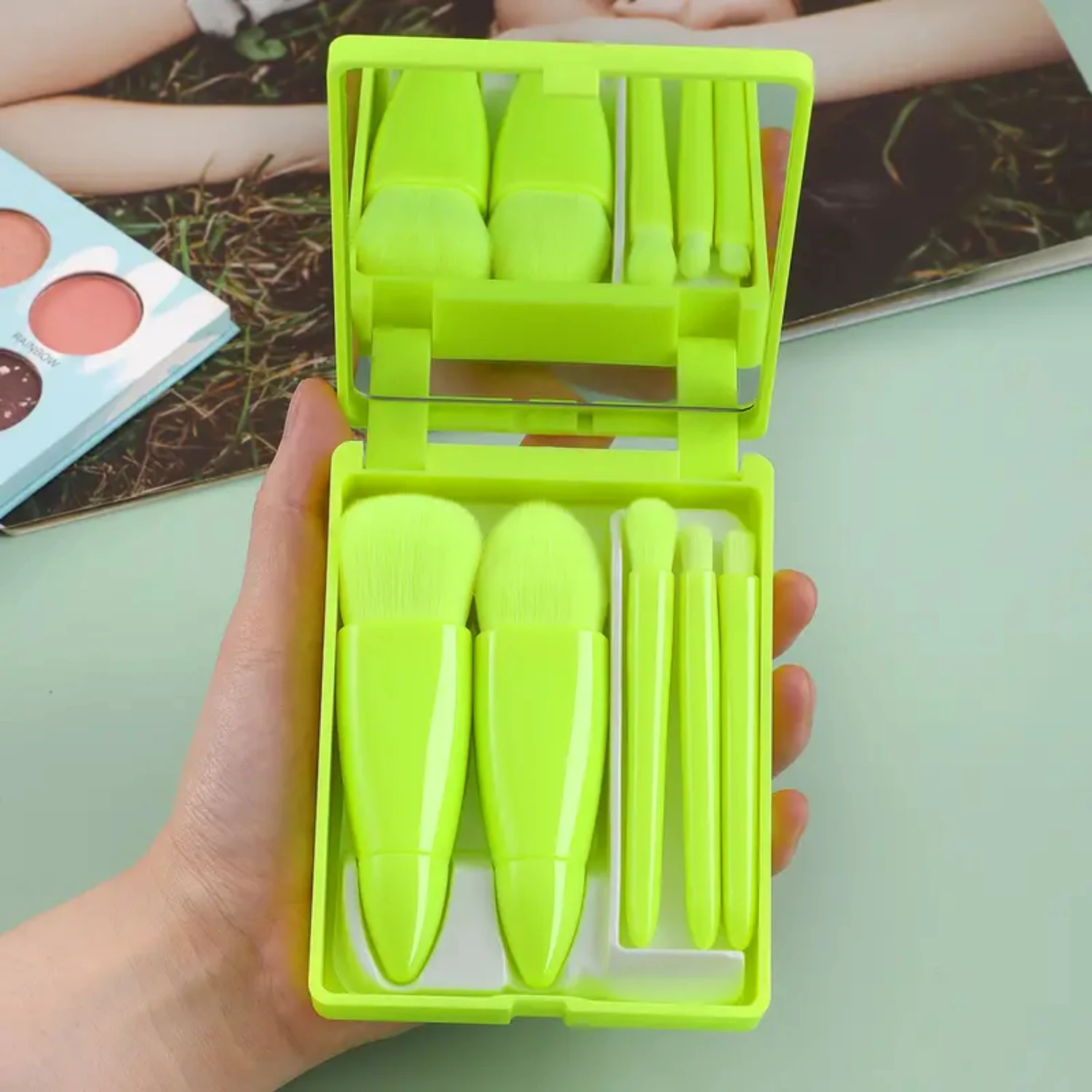 5Pcs Professional High-Quality Makeup Brushes Set for Precise Application of Cosmetic Powder, Eye Shadow, Foundation, and Blush
5Pcs Professional High-Quality Makeup Brushes Set for Precise Application of Cosmetic Powder, Eye Shadow, Foundation, and Blush