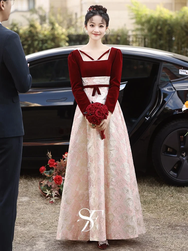 Красное свадебное платье с длинными рукавами и вышивкой, бальное платье для помолвки и свадебной церемонии, женское, с завышенной талией, облегающее
Красное свадебное платье с длинными рукавами и вышивкой, бальное платье для помолвки и свадебной церемонии, женское, с завышенной талией, облегающее