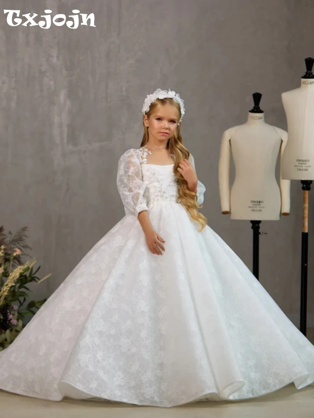 Exquisite Sequined Lace A-line Long Flower Girls Dresses For Wedding Stunning Cute High Collar 3/4 Sleeves Princess Gown On Sale
Exquisite Sequined Lace A-line Long Flower Girls Dresses For Wedding Stunning Cute High Collar 3/4 Sleeves Princess Gown On Sale