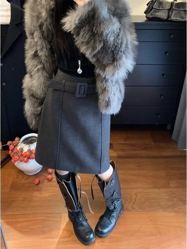 Женская классическая винтажная шерстяная юбка больших размеров с высокой талией, стройнящая, А-силуэта, универсальная, базовая, для осени и зимы
Женская классическая винтажная шерстяная юбка больших размеров с высокой талией, стройнящая, А-силуэта, универсальная, базовая, для осени и зимы