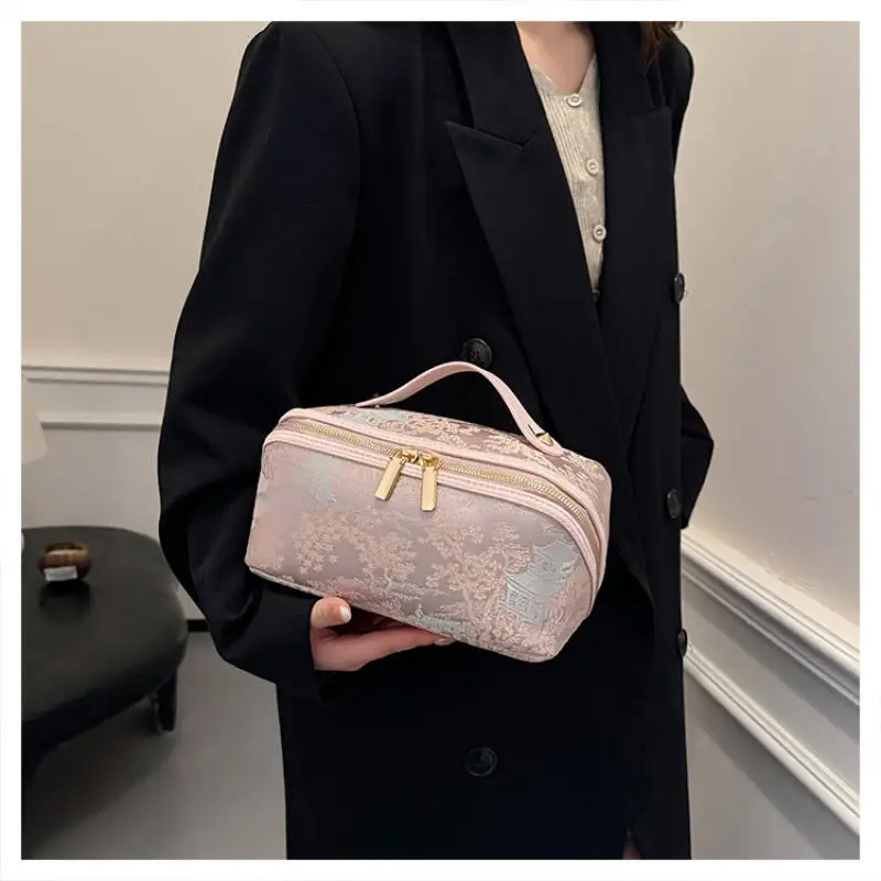 Girl Leisure Travel Makeup Bag Portable Large Capacity Wash Bag Cosmetic Storage Fashion Bow Girl's Heart Bags for Woman
Girl Leisure Travel Makeup Bag Portable Large Capacity Wash Bag Cosmetic Storage Fashion Bow Girl's Heart Bags for Woman