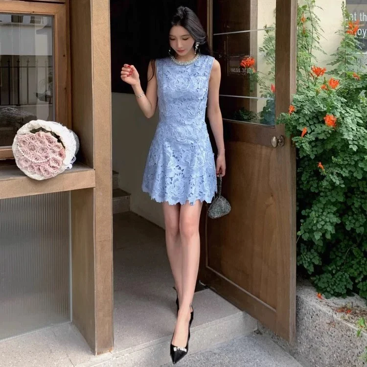Элегантное кружевное платье с круглым вырезом и стразами, летнее, женское, модное, с завышенной талией, А-силуэт, короткая юбка
Элегантное кружевное платье с круглым вырезом и стразами, летнее, женское, модное, с завышенной талией, А-силуэт, короткая юбка