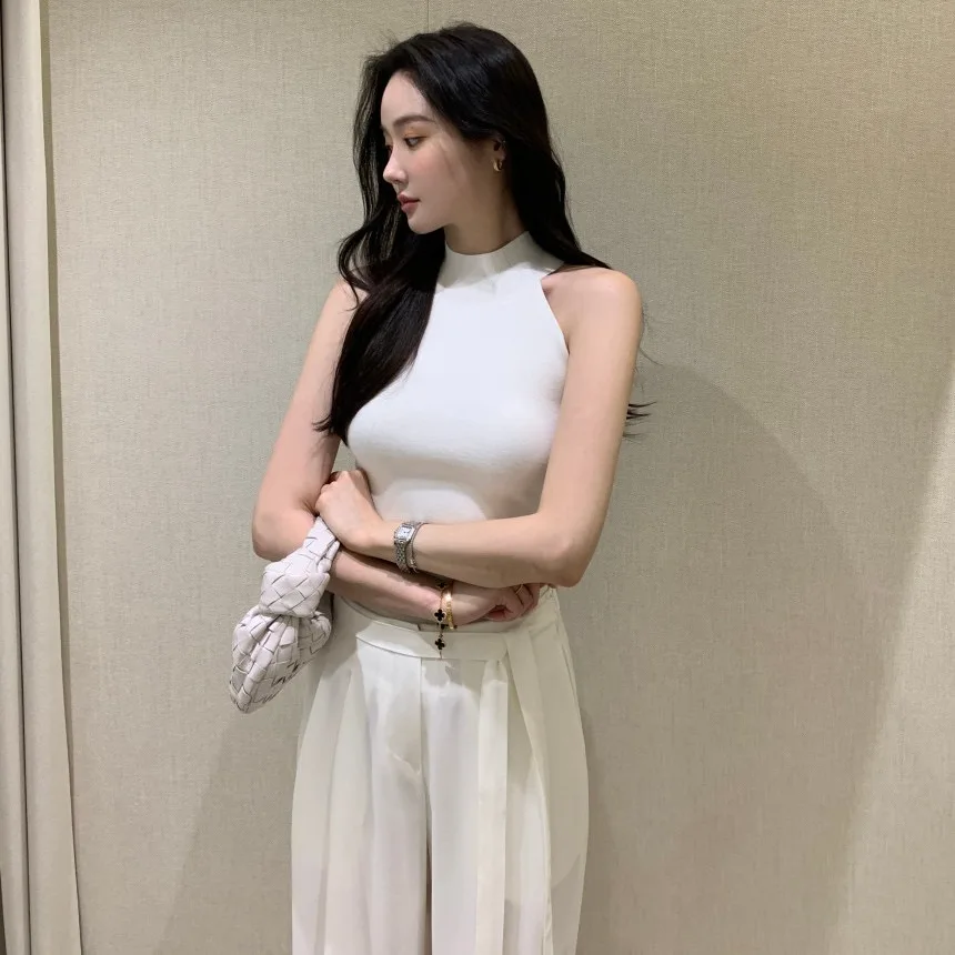 Chic Knitted Sexy Neck Hanging Vest Women Slimming Color Fashionable Summer 2026 Polyester Fiber Casual Wear Top
Chic Knitted Sexy Neck Hanging Vest Women Slimming Color Fashionable Summer 2026 Polyester Fiber Casual Wear Top