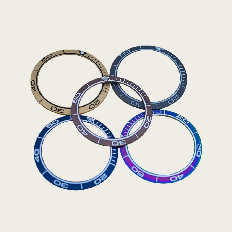 38mm * 30.7mm matte curved ceramic bezel can be paired with the NH35 and NH36 men's watch parts for refurbishment.
38mm * 30.7mm matte curved ceramic bezel can be paired with the NH35 and NH36 men's watch parts for refurbishment.