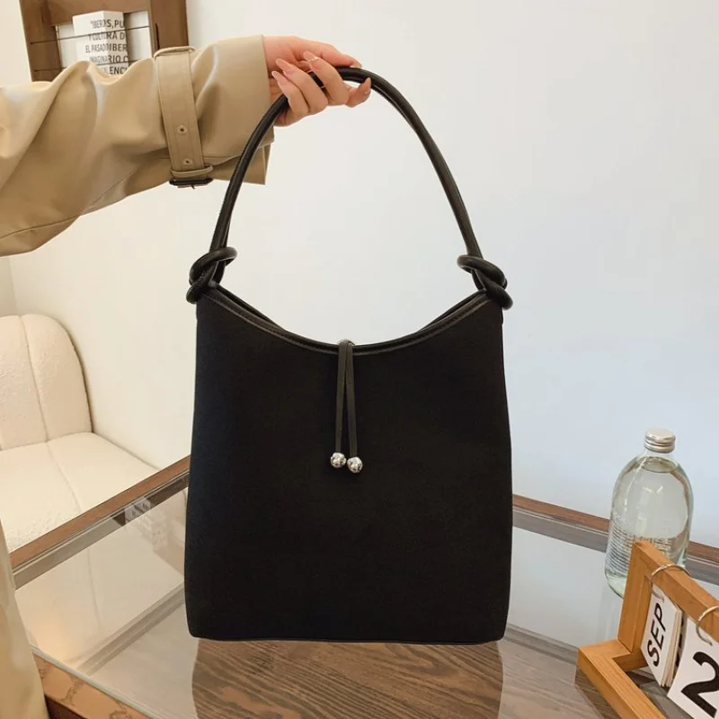 2025 Новая высококачественная роскошная брендовая женская кожаная сумка на плечо известного дизайнера Париж Винтаж Элегантная
2025 Новая высококачественная роскошная брендовая женская кожаная сумка на плечо известного дизайнера Париж Винтаж Элегантная 