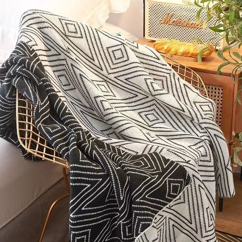 Nordic Style Black and White Knitted Casual Blanket Air Conditioning Quilt Winter Nap Sofa Blanket Single Blanket Boho Blanket
Nordic Style Black and White Knitted Casual Blanket Air Conditioning Quilt Winter Nap Sofa Blanket Single Blanket Boho Blanket