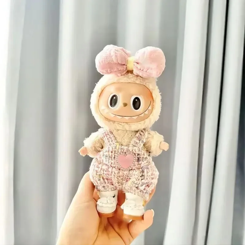 For Labubu Pop Roze Kleding Ropa Leuke Outfit Accessoires Klassieke Jurk Set voor 17CM V2 Mini Poppen Kleding meisje Kid Gift
For Labubu Pop Roze Kleding Ropa Leuke Outfit Accessoires Klassieke Jurk Set voor 17CM V2 Mini Poppen Kleding meisje Kid Gift