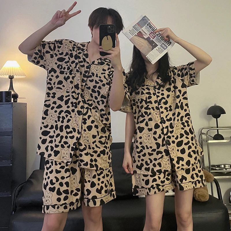 Leopard Grid Print Couple Cool Short Pajamas Suit Milk Silk Thin Casual Sleepwear Summer Shorts Lovers 2-piece Set Soft Homewear
Leopard Grid Print Couple Cool Short Pajamas Suit Milk Silk Thin Casual Sleepwear Summer Shorts Lovers 2-piece Set Soft Homewear