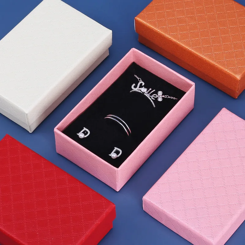 10pcs 8x5x2.5cm Paper Jewelry Organizer Box for Necklace Ring Earring Packaging Gift Boxes Display with Black Sponge
10pcs 8x5x2.5cm Paper Jewelry Organizer Box for Necklace Ring Earring Packaging Gift Boxes Display with Black Sponge