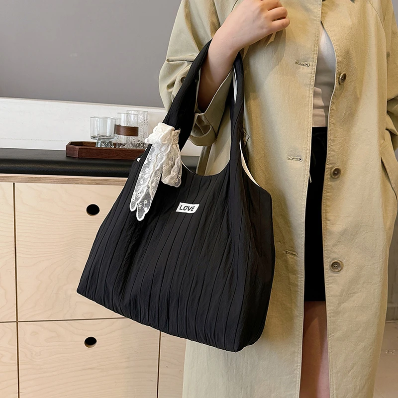 Large Capacity New Trendy Versatile Women's Lightweight Canvas Single Shoulder Tote Bag Simple Casual Pleated Storage Bags
Large Capacity New Trendy Versatile Women's Lightweight Canvas Single Shoulder Tote Bag Simple Casual Pleated Storage Bags