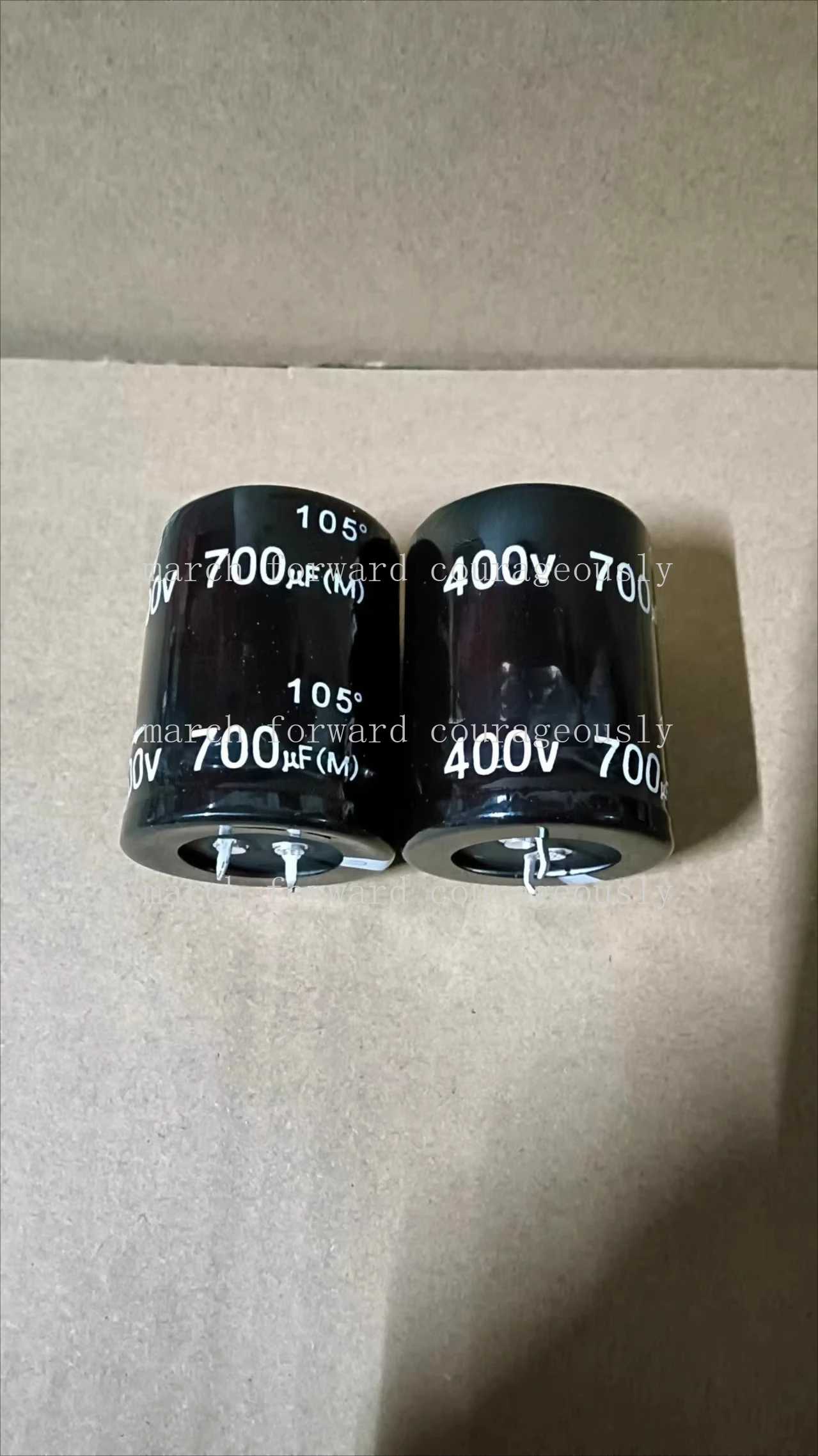 Новый оригинальный японский конденсатор Black Diamond 400В 700мкФ, 35*45, 35*50
Новый оригинальный японский конденсатор Black Diamond 400В 700мкФ, 35*45, 35*50