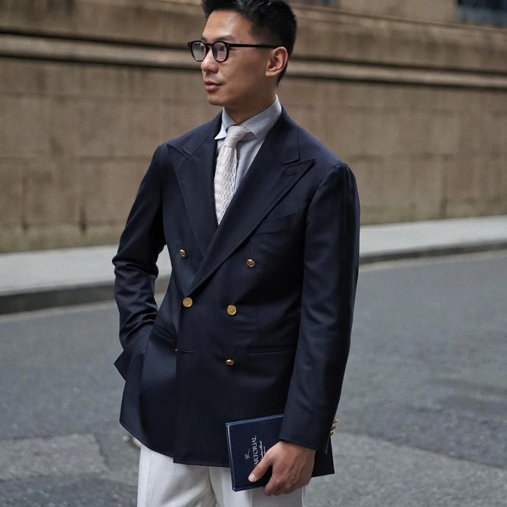 Custom Men Suits Double Breasted Peak Lapel Regular Length Outfits Navy Blue Blazer White Pants Costume Homme High Quality Sets
Custom Men Suits Double Breasted Peak Lapel Regular Length Outfits Navy Blue Blazer White Pants Costume Homme High Quality Sets