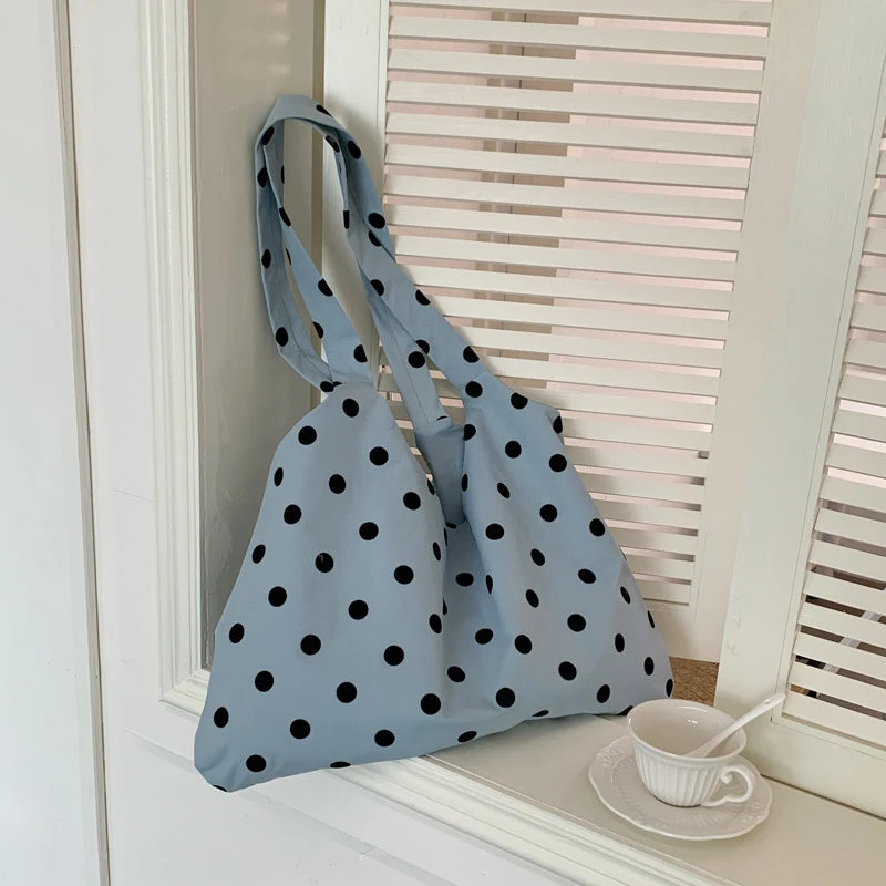 Korean Style Polka Dot Tote Bag Minimalist Retro Literary Canvas Handbag Casual Versatile Student Tote Shoulder Bag Trendy
Korean Style Polka Dot Tote Bag Minimalist Retro Literary Canvas Handbag Casual Versatile Student Tote Shoulder Bag Trendy