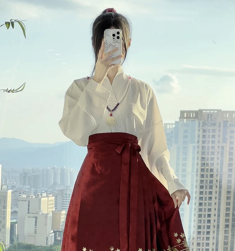 Оригинальный традиционный китайский топ Hanfu Daily Stitched Plane Sve Collar для женщин, модная свободная одежда на весну-лето
Оригинальный традиционный китайский топ Hanfu Daily Stitched Plane Sve Collar для женщин, модная свободная одежда на весну-лето