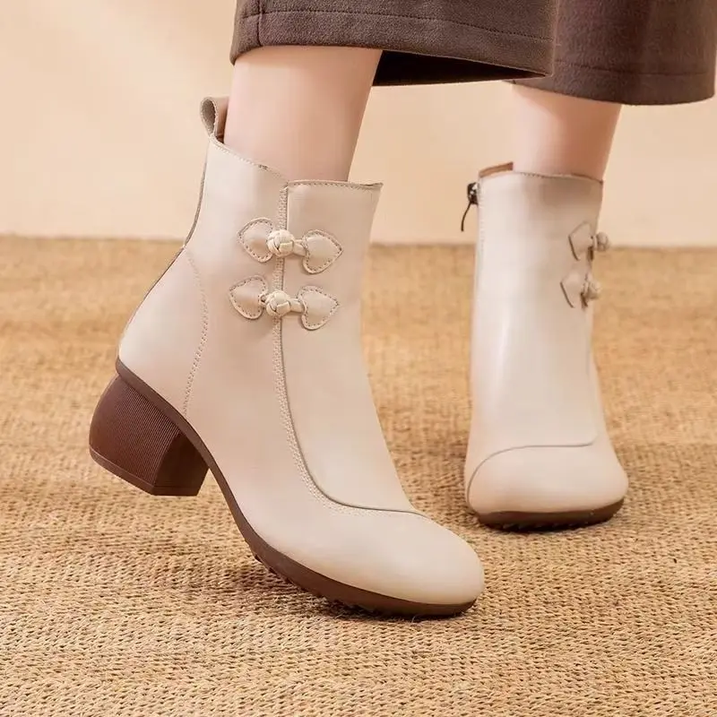 Women Leather High Top Block Heel Ankle Boot Autumn Winter Round Toe Soft Sole Non Slip Ethnic Style Plush Keep Warm Cotton Boot
Women Leather High Top Block Heel Ankle Boot Autumn Winter Round Toe Soft Sole Non Slip Ethnic Style Plush Keep Warm Cotton Boot