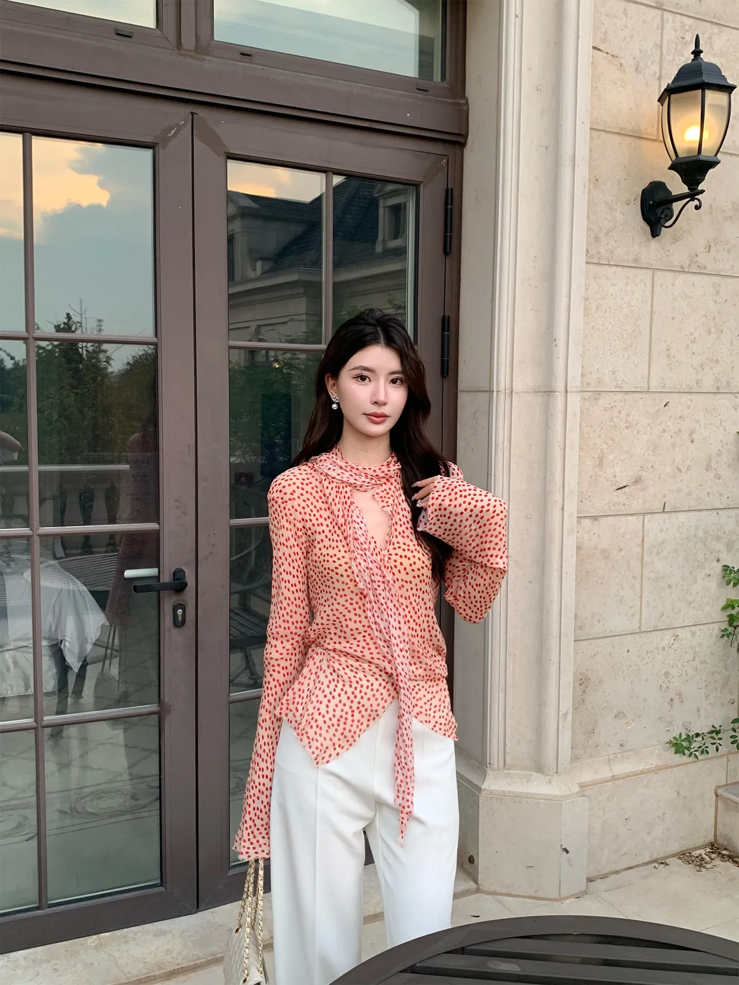 Kun Total Retro Polka Dot Long Sve irt Women Faionable Summer Top New Sle V Ne Glue Rayon Material Regular Fit
Kun Total Retro Polka Dot Long Sve irt Women Faionable Summer Top New Sle V Ne Glue Rayon Material Regular Fit