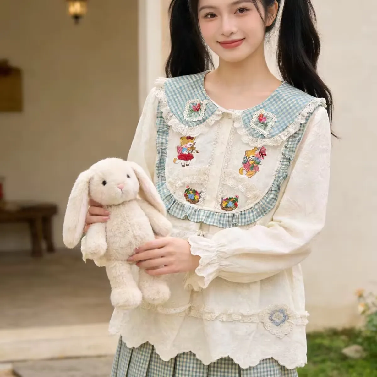 Women's Mori Girl Style Cotton Doll Collar Embroidered Long-sleeve Blouse Loose Age-reducing Shirt Top
Women's Mori Girl Style Cotton Doll Collar Embroidered Long-sleeve Blouse Loose Age-reducing Shirt Top