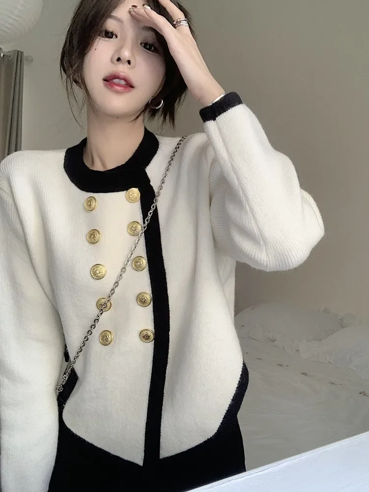 New Fall Women Short Irregular Black White Knit Cardigan O Neck Double Breast Gold Button Sweater Jumper Fashion Top Knitwear
New Fall Women Short Irregular Black White Knit Cardigan O Neck Double Breast Gold Button Sweater Jumper Fashion Top Knitwear