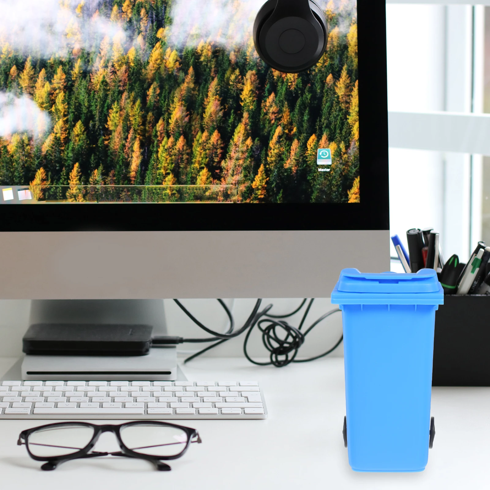 2Pcs Small Trash Can for Desk Modern Desktop Bin Mini Waste Bucket Home Kitchen Study Room Organizer Multi Purpose Storage
2Pcs Small Trash Can for Desk Modern Desktop Bin Mini Waste Bucket Home Kitchen Study Room Organizer Multi Purpose Storage