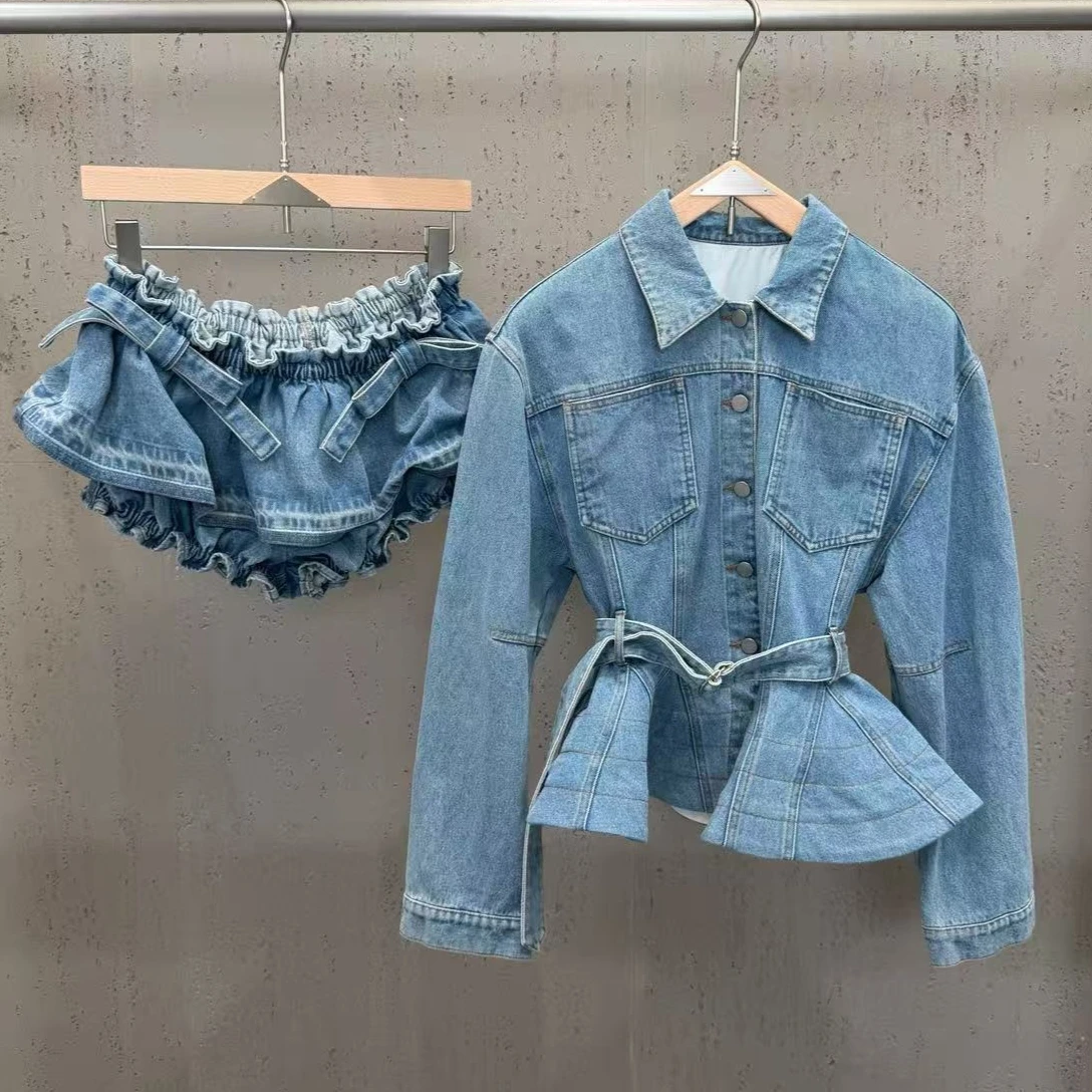 2026 Early Autumn New Arrival: Notched Collar Long Sleeve Cinched Waist Slim Fit Ruffle Hem Belted Jacket, Elastic Waist Shorts
2026 Early Autumn New Arrival: Notched Collar Long Sleeve Cinched Waist Slim Fit Ruffle Hem Belted Jacket, Elastic Waist Shorts