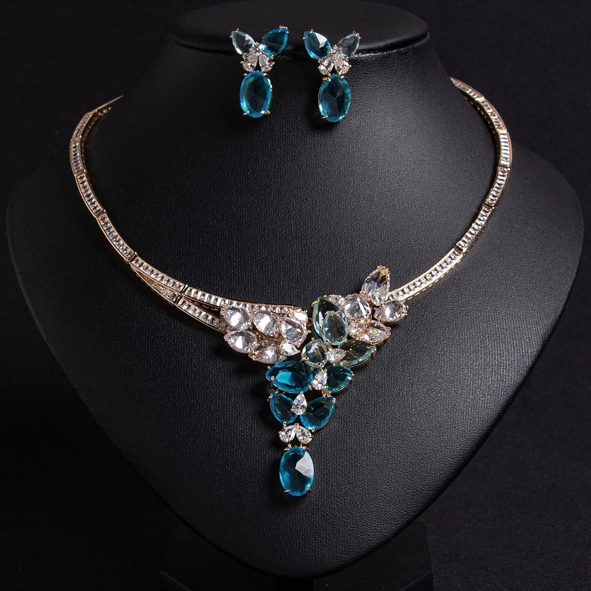 Женские супер блестящие капли воды, полные бриллиантовых кисточек, ожерелье с магнолией, комплект серег
Женские супер блестящие капли воды, полные бриллиантовых кисточек, ожерелье с магнолией, комплект серег