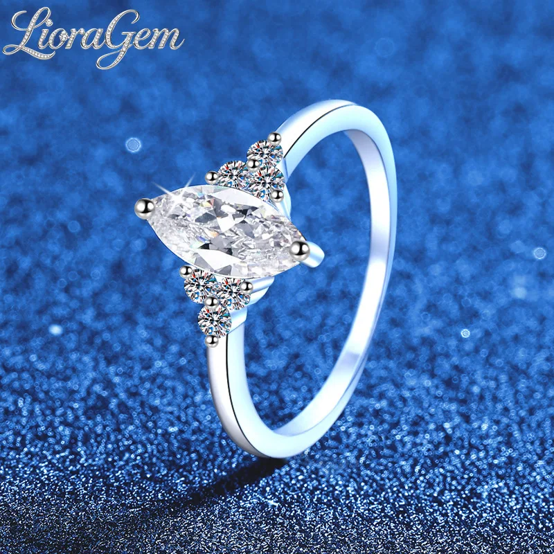 LioraGem 1 Carat Marquise Moissanite Ring Women's Light Luxury Niche Design Engagement Rings Platinum PT950 Stamp
LioraGem 1 Carat Marquise Moissanite Ring Women's Light Luxury Niche Design Engagement Rings Platinum PT950 Stamp