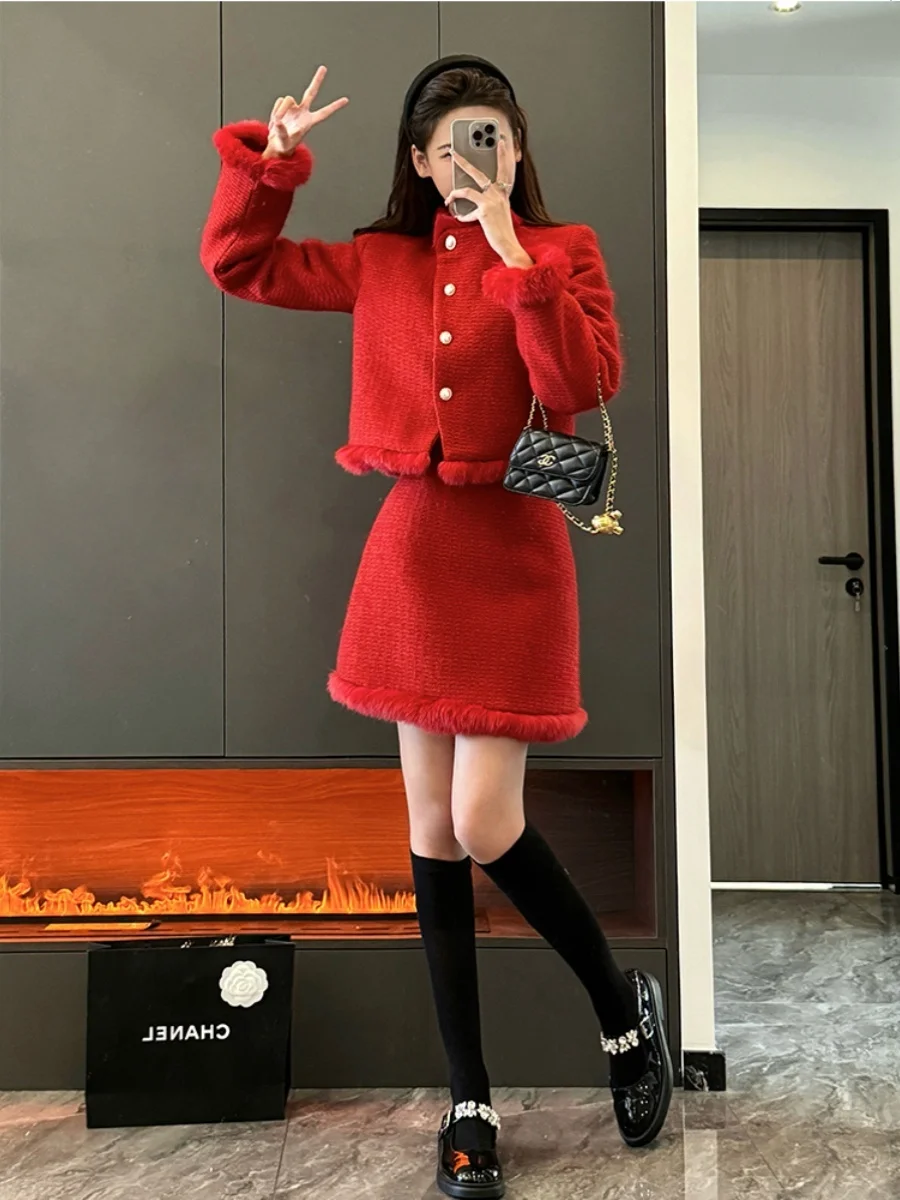 Red Fluffy Lined Thiened ort Coat And Skirt Set Women's Faion Spring New Design High Quali Two-Piece Suit
Red Fluffy Lined Thiened ort Coat And Skirt Set Women's Faion Spring New Design High Quali Two-Piece Suit