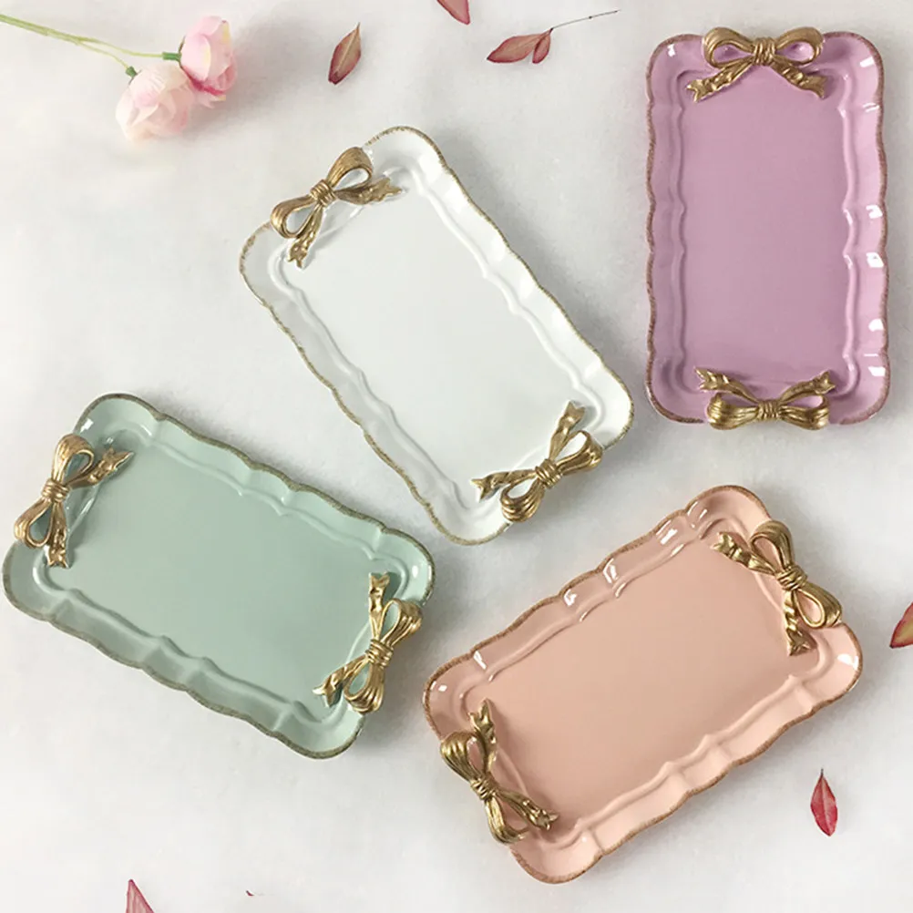 Поднос из цельной смолы с бантом, в ретро-европейском стиле, цвета макарон, для украшений, десертов, фруктов, закусок, реквизит для фотосессий, для вечеринок
Поднос из цельной смолы с бантом, в ретро-европейском стиле, цвета макарон, для украшений, десертов, фруктов, закусок, реквизит для фотосессий, для вечеринок