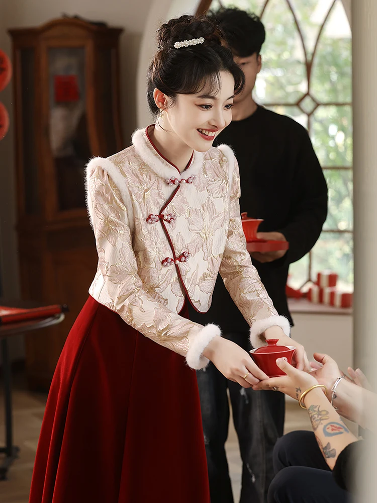 Розовое свадебное платье с длинными рукавами, зимнее, для невесты, винтажное, с завышенной талией, длиной в пол, подарок на свадьбу
Розовое свадебное платье с длинными рукавами, зимнее, для невесты, винтажное, с завышенной талией, длиной в пол, подарок на свадьбу