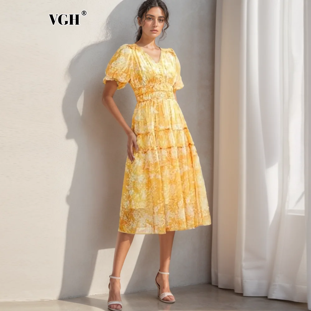 VGH Colorblack Printing Elegant Dresses For Women V Neck Puff Sleeve High Waist Spliced Button Temperament Dress Female Style
VGH Colorblack Printing Elegant Dresses For Women V Neck Puff Sleeve High Waist Spliced Button Temperament Dress Female Style
