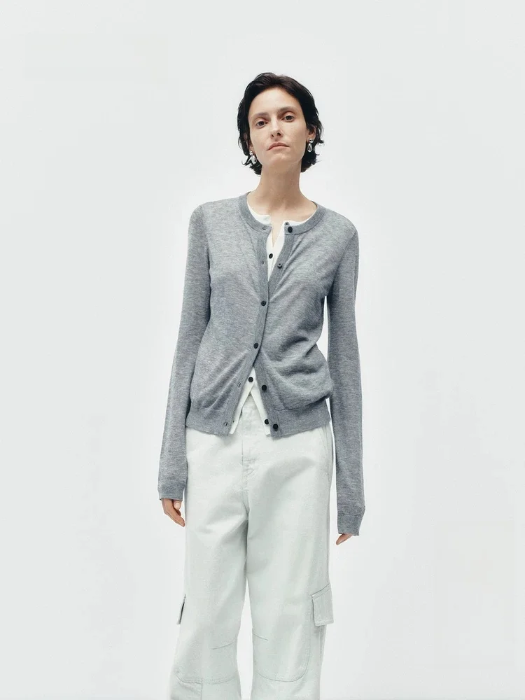 Edition Autumn New Woolen Knitted Sweater Fake Two-Piece Style Commute Style Slim Fit round Neck Short Length Single Button
Edition Autumn New Woolen Knitted Sweater Fake Two-Piece Style Commute Style Slim Fit round Neck Short Length Single Button