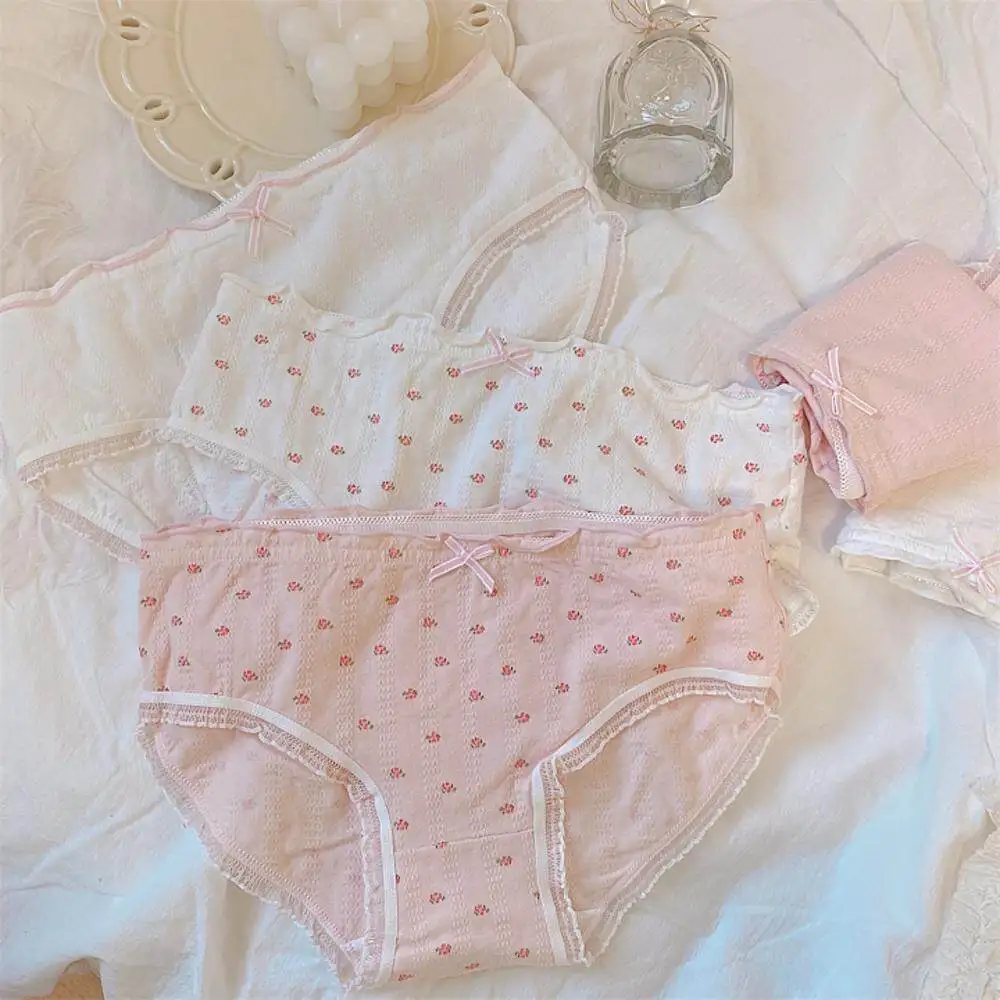 Japanese Lolita Sweet Underpants Cute Girl Cotton Comfortable Soft Briefs Pink Floral Minimalist Breathable Soft Women Panties
Japanese Lolita Sweet Underpants Cute Girl Cotton Comfortable Soft Briefs Pink Floral Minimalist Breathable Soft Women Panties