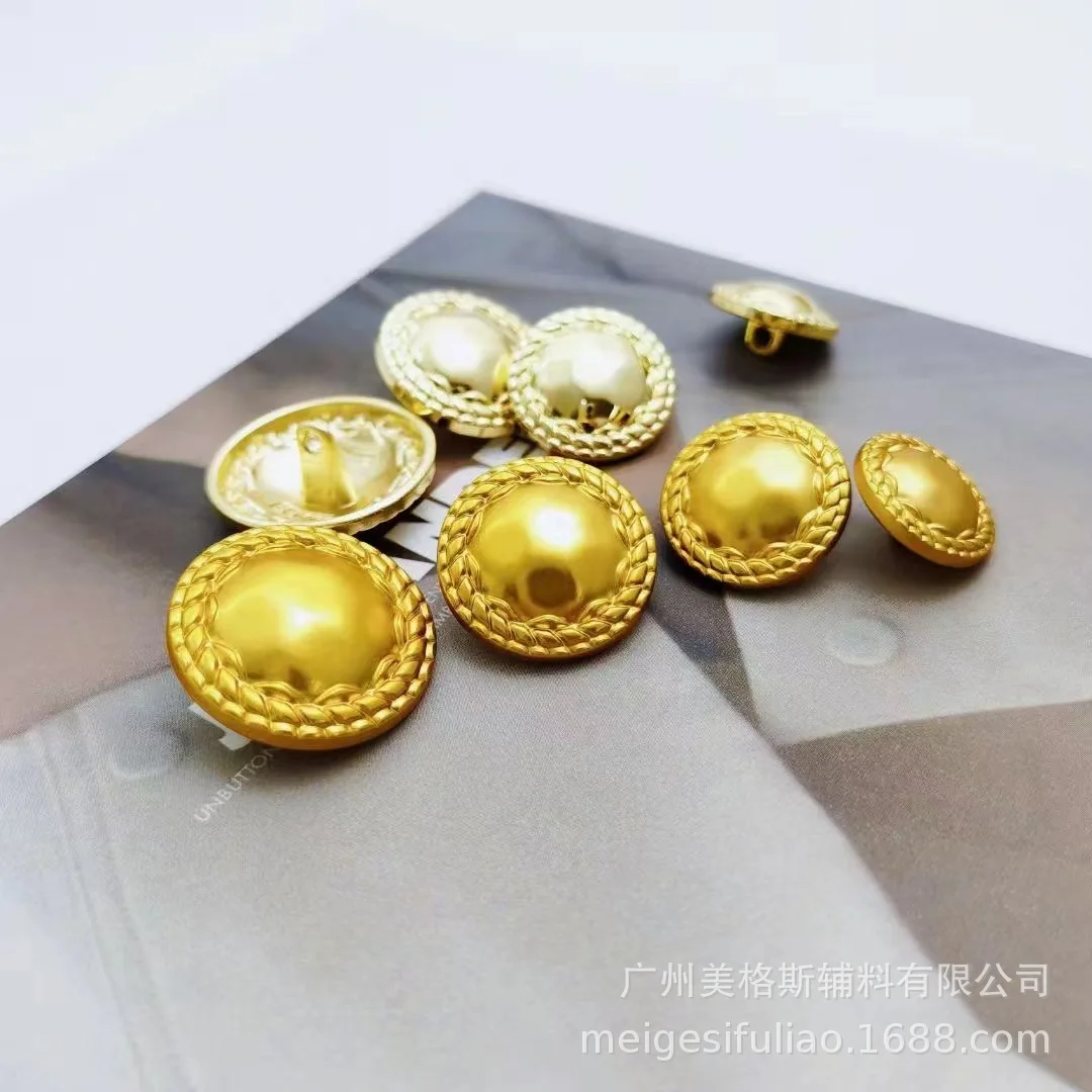 Retro Curved Chain Edge Metal Buttons Alloy Hand Sew Fasteners Coat Suit Cuff Decorative Accessories
Retro Curved Chain Edge Metal Buttons Alloy Hand Sew Fasteners Coat Suit Cuff Decorative Accessories