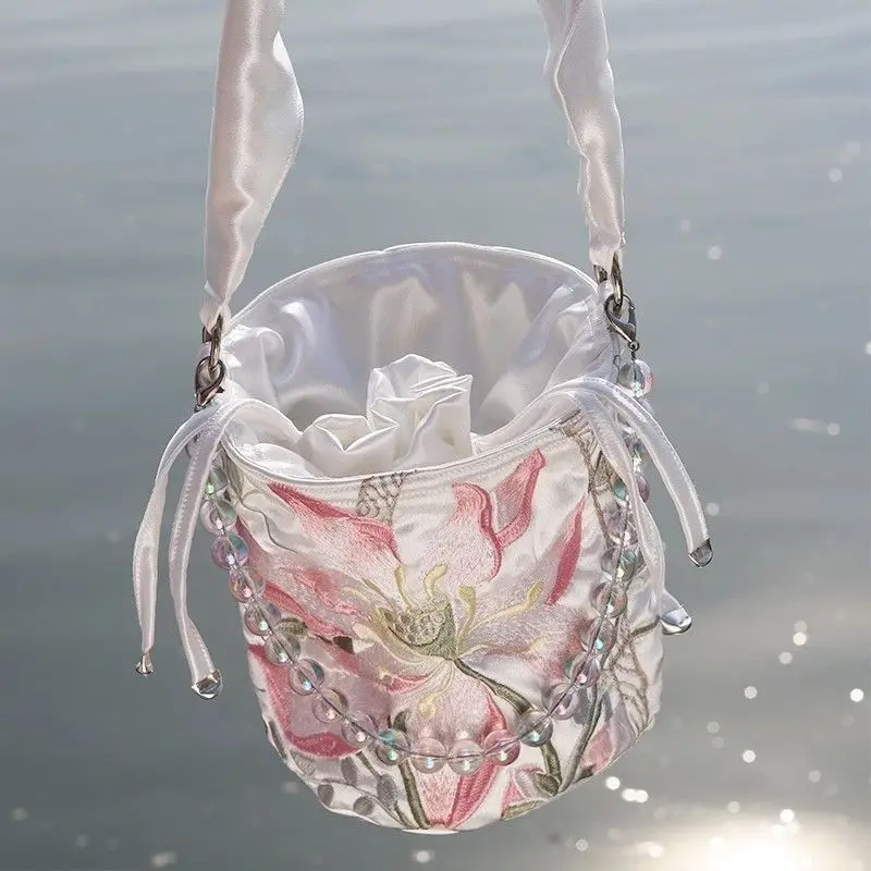 Original Hanfu Embroidered Bag Chinese Style Bucket Portable Crossbody Bag Versatile Antique Style Bag Female Adult Children
Original Hanfu Embroidered Bag Chinese Style Bucket Portable Crossbody Bag Versatile Antique Style Bag Female Adult Children