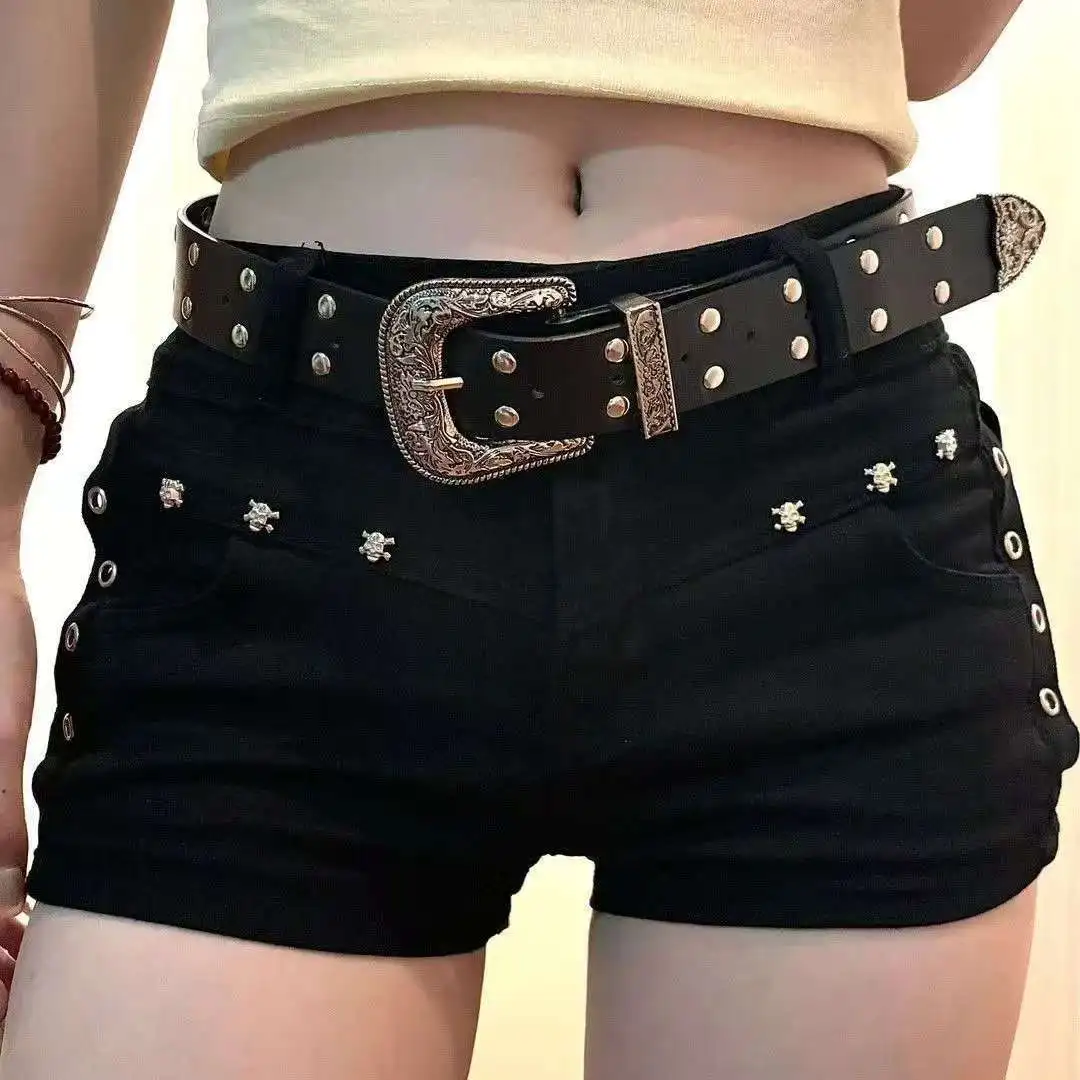 Low-Waist Black Denim Shorts Women's Slimming Y2K Style Rivet Design American Hot Girl Dark Jeans Super Short Pants
Low-Waist Black Denim Shorts Women's Slimming Y2K Style Rivet Design American Hot Girl Dark Jeans Super Short Pants