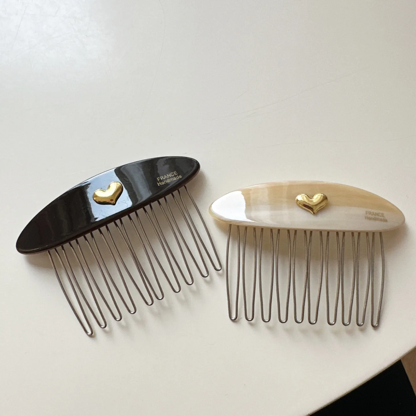 New 2026 Acetate Gold Logo Heart Reverse Hair Comb for Princess Bun Side Flyaway Fixer Elegant Small Lightweight Daily
New 2026 Acetate Gold Logo Heart Reverse Hair Comb for Princess Bun Side Flyaway Fixer Elegant Small Lightweight Daily