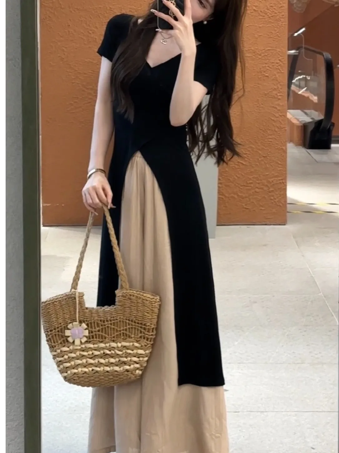 Fashionable plus Size Set Women's Summer Black Short Sleeve Slit Top Straight Wide Leg Drapey Pants Two Piece Suit
Fashionable plus Size Set Women's Summer Black Short Sleeve Slit Top Straight Wide Leg Drapey Pants Two Piece Suit