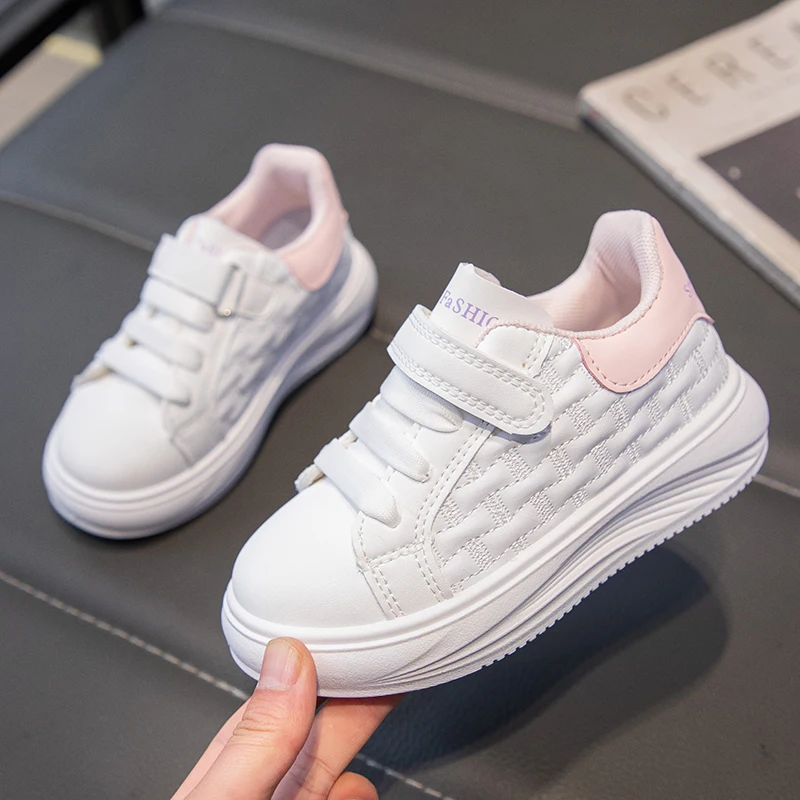 Summer Breathable Leather Childrens Casual Shoes Campus Versatile Sports Shoes Simple Outdoor Comfortable Classic Running Shoes
Summer Breathable Leather Childrens Casual Shoes Campus Versatile Sports Shoes Simple Outdoor Comfortable Classic Running Shoes