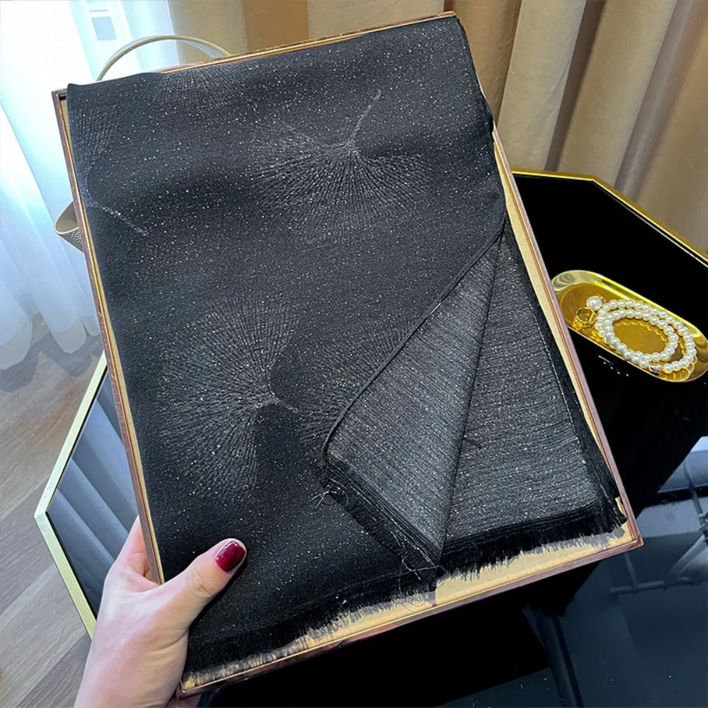 New Elegant Ladies' Shawl Lightweight Soft Voile Print Hijab Breathable Premium Voile Scarf for Women
New Elegant Ladies' Shawl Lightweight Soft Voile Print Hijab Breathable Premium Voile Scarf for Women